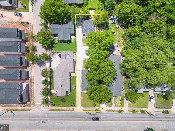2nd image of 1425 Boulevard SE
