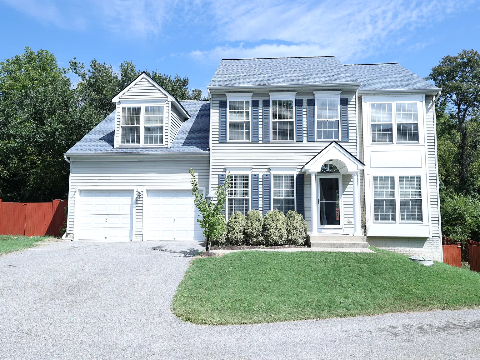 4 bed, 2896 sqft, $4,000 — Photo 2
