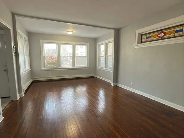 275 Highland Avenue image 3 of 8