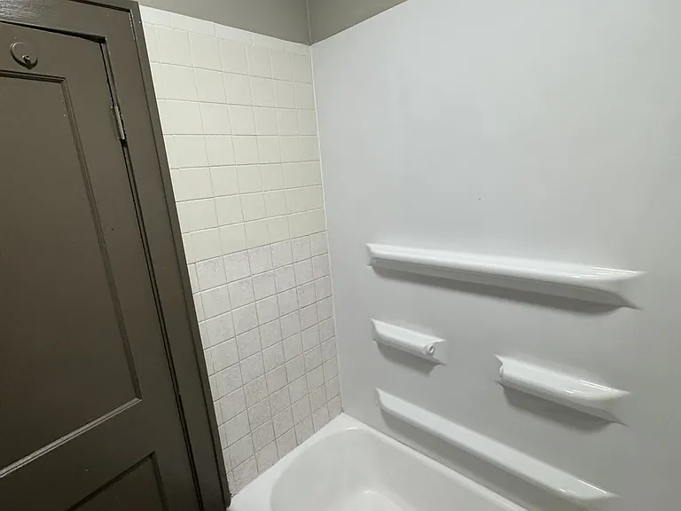2548 N 48th Ave — Photo 9
