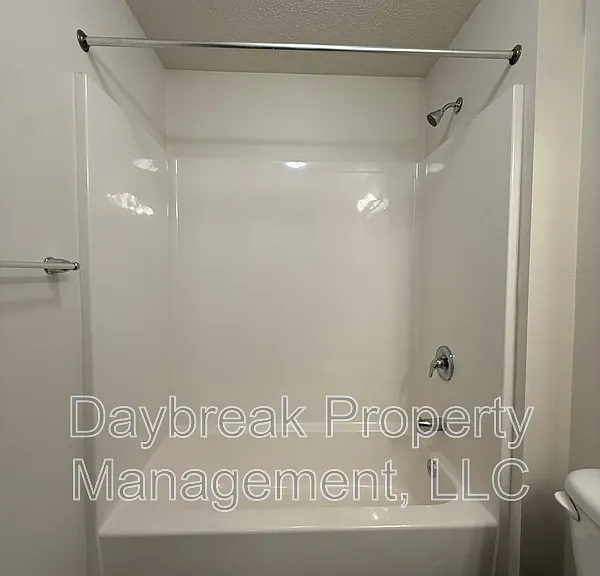 317 16th St S #5 — Photo 21