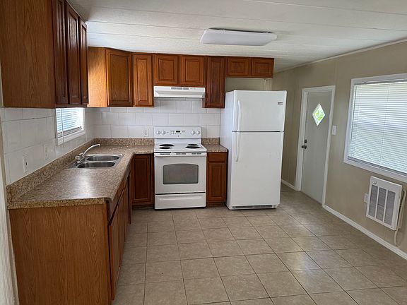 4th image of 626 S Broad St Lot 31A
