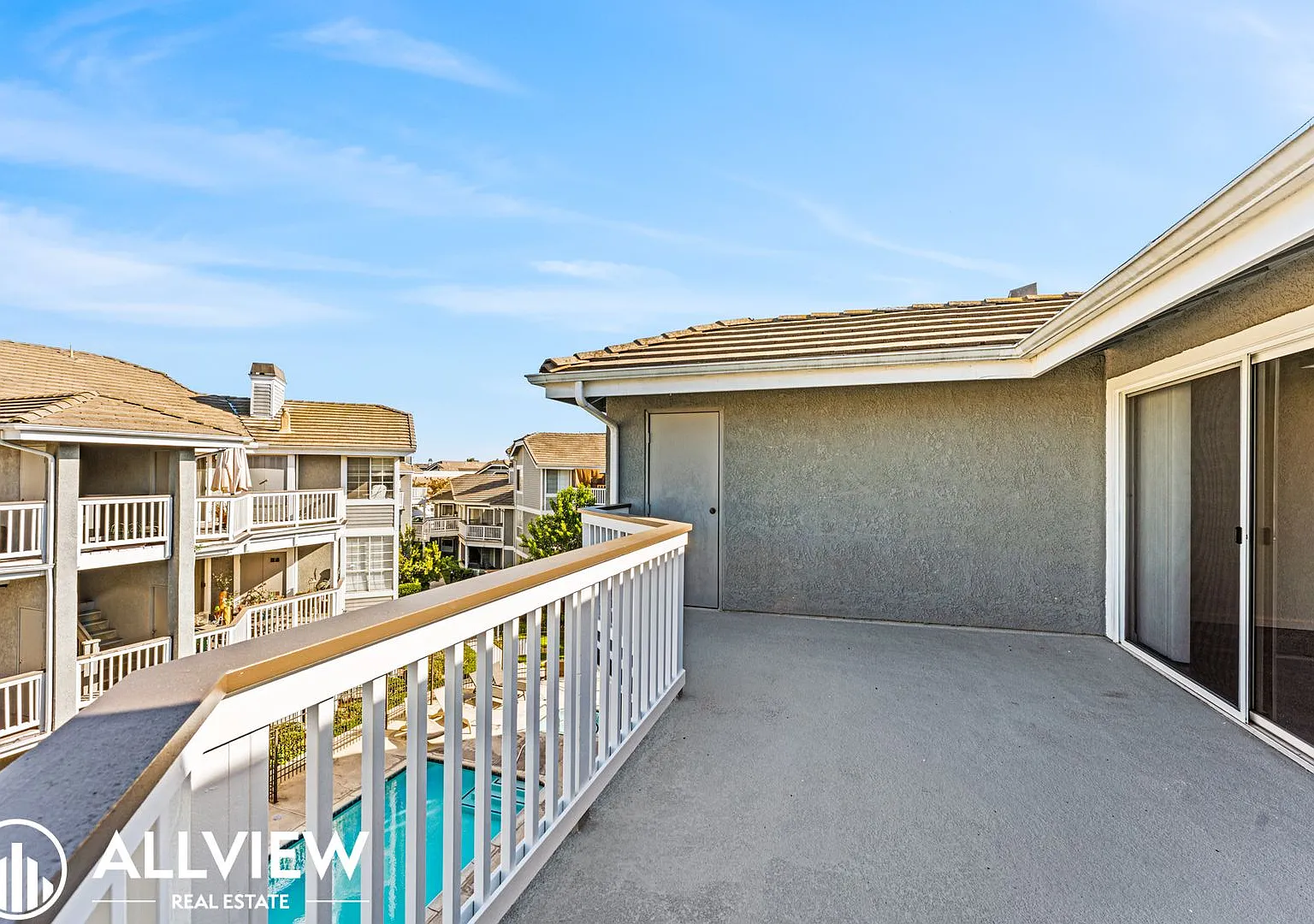 Spacious 3 Bedroom Garden Grove Home | 2-Car Garage, In-Unit Laundry, Pool & Private Balcony — Photo 2