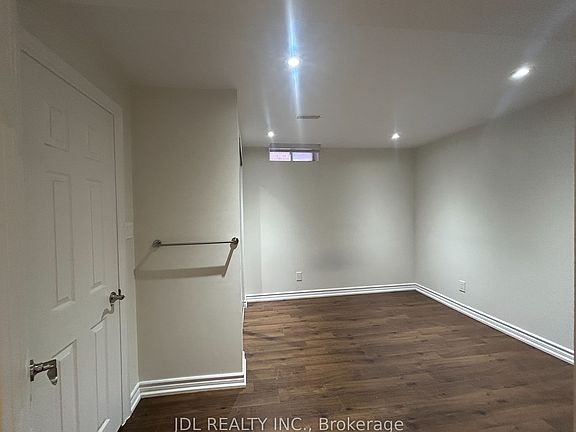 3rd image of 36 Bendamere Cres #Basement