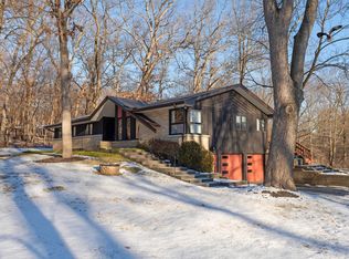 36W394 Wild Rose Ln, St Charles, IL 60174