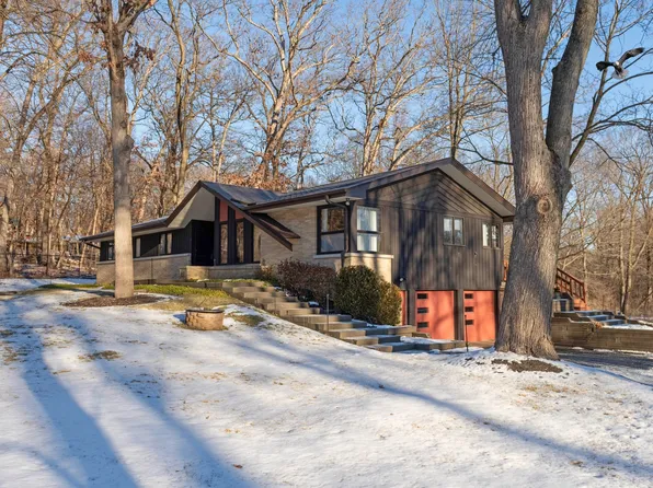 36W394 Wild Rose Ln, St Charles, IL 60174