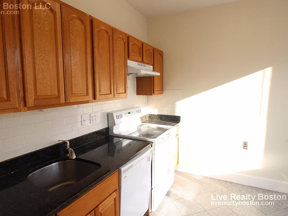 2nd image of 24 Euston St #7
