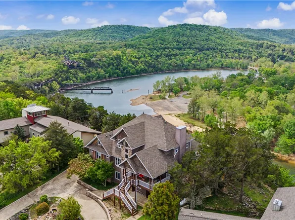 83 Sailboat Dr, Holiday Island, AR 72631