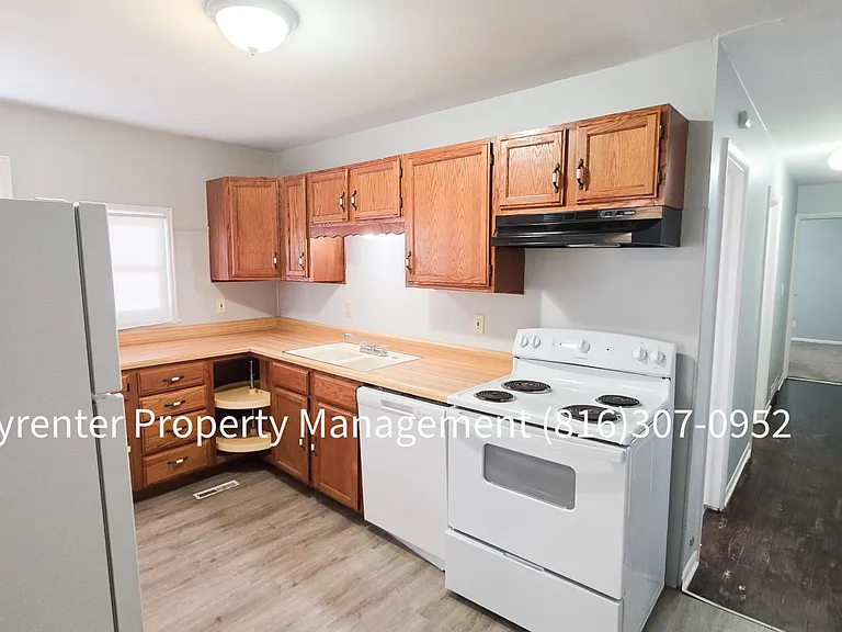 9307 E 15th St S — Photo 6