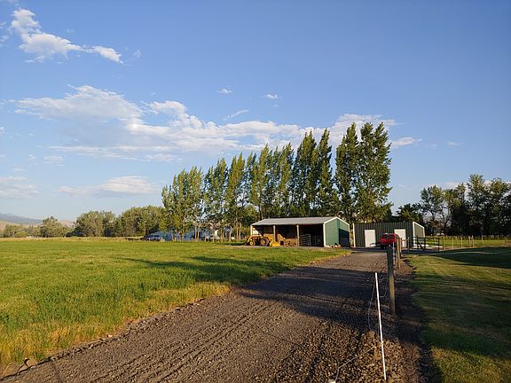 Hay/Equipment Barn/Storage 
