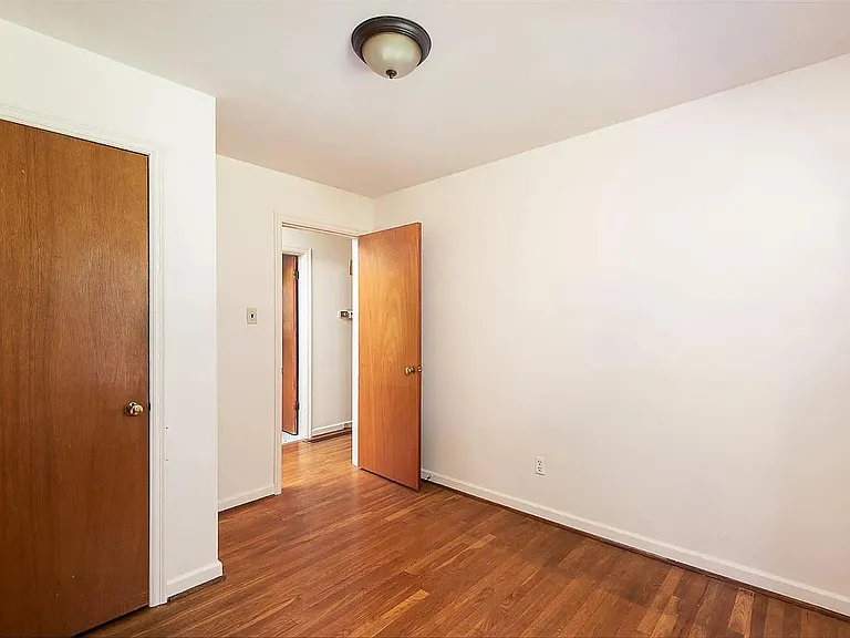 204 Zandale Dr — Photo 14
