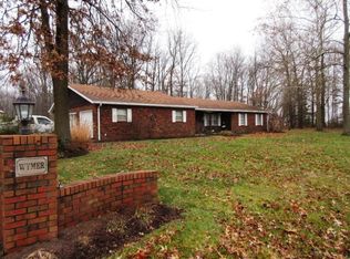 201 Daley Dr SW, Pataskala, OH 43062