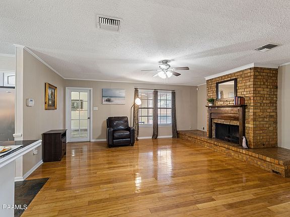 4th image of 322 S Philo Dr