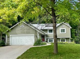 770 Preakness Ln, Chanhassen, MN 55317