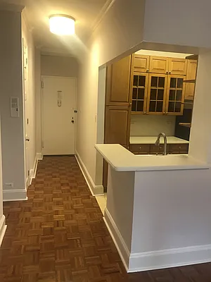 Rented by Metropolis Real Estate of Manhattan | media 7