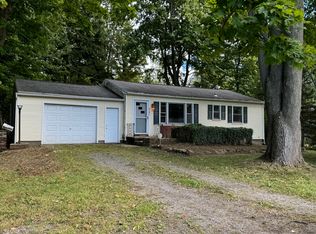 808 Hard Rd, Webster, NY 14580