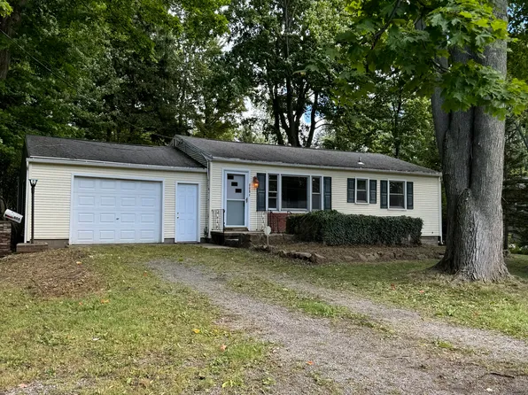808 Hard Rd, Webster, NY 14580