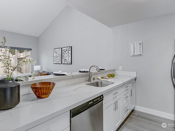 5th image of 14636 NE 45th Street #C12