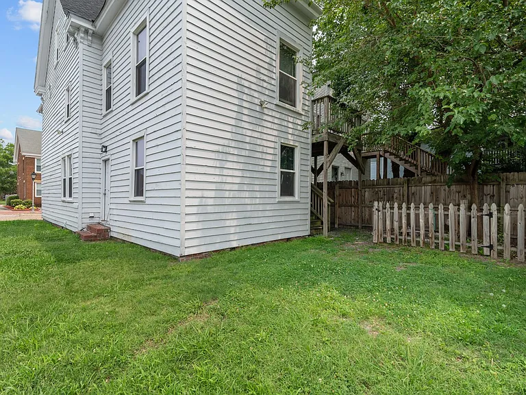 635 South St #C — Photo 15