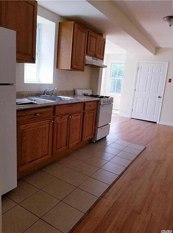 1st image of 49 Audrey Ave APT 2