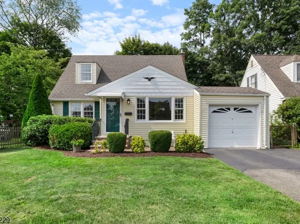 9 Barnett St, Rockaway Boro, NJ 07866