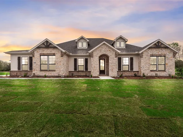 1010 Julian Dr, Van Alstyne, TX 75495
