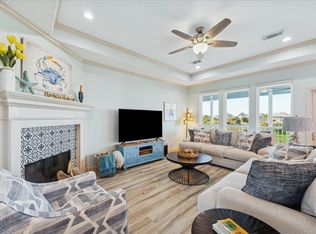 13522 Windlass Cir, Galveston, TX 77554