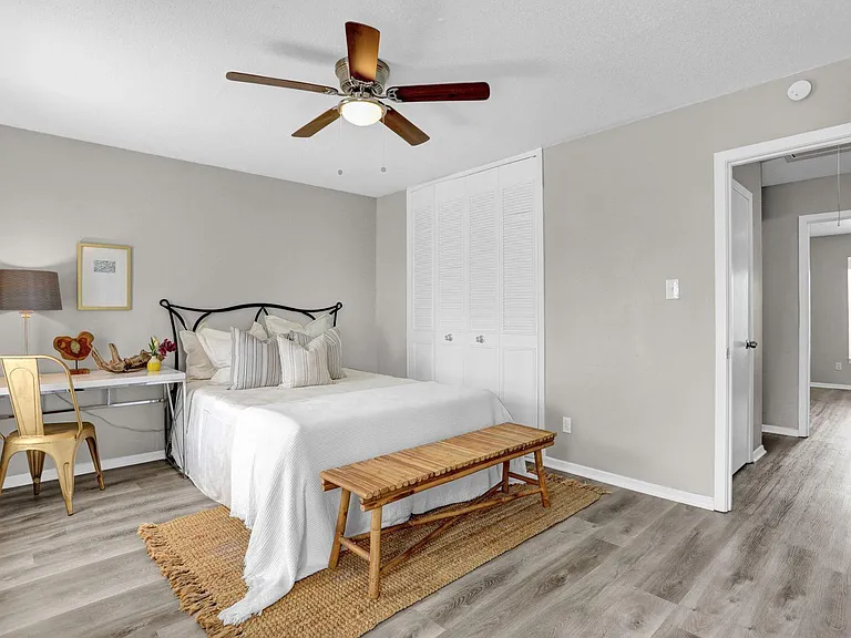 Rhodes Townhomes — Photo 13