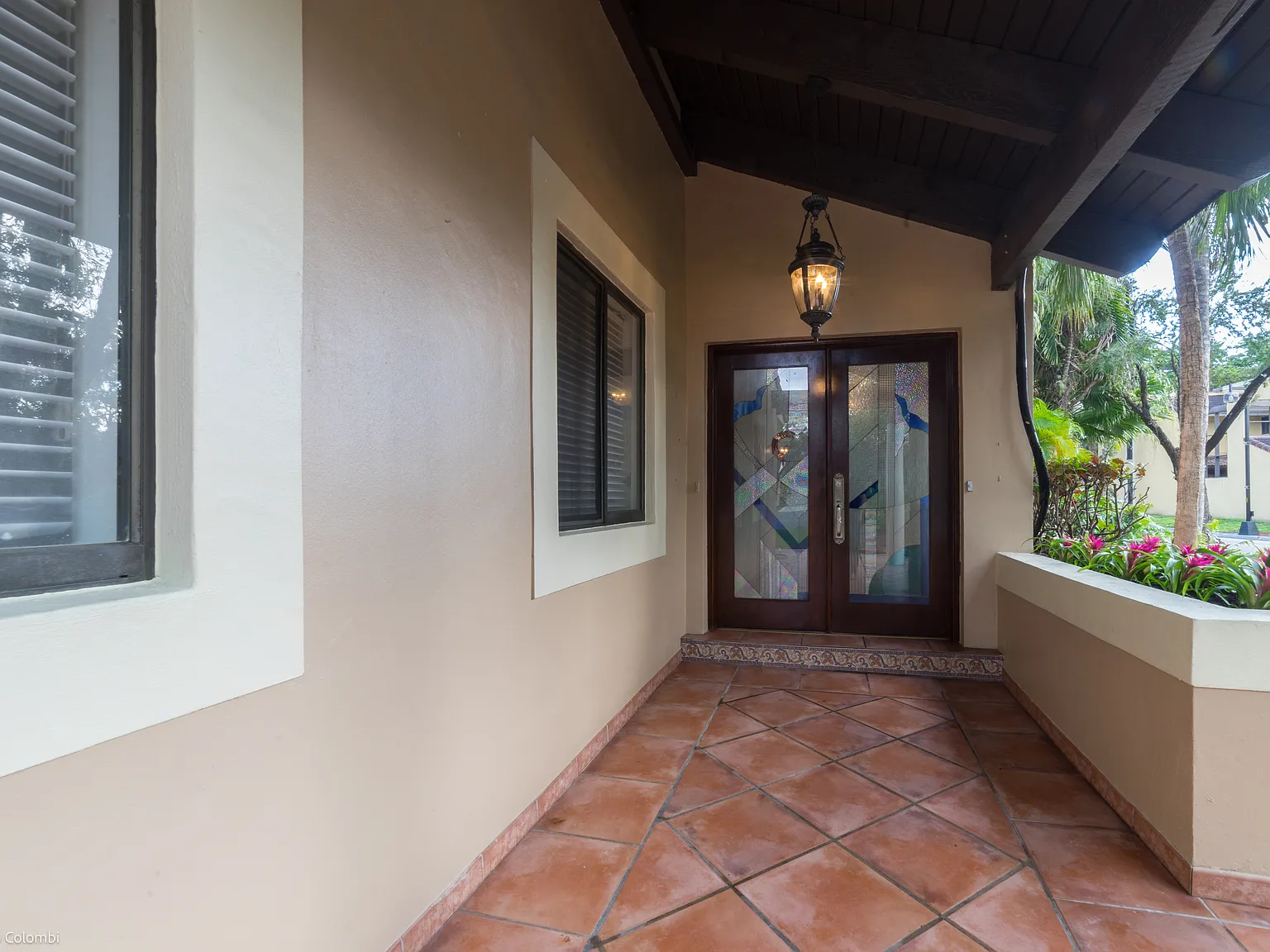 4 bed, 1724 sqft, $4,200 — Photo 3