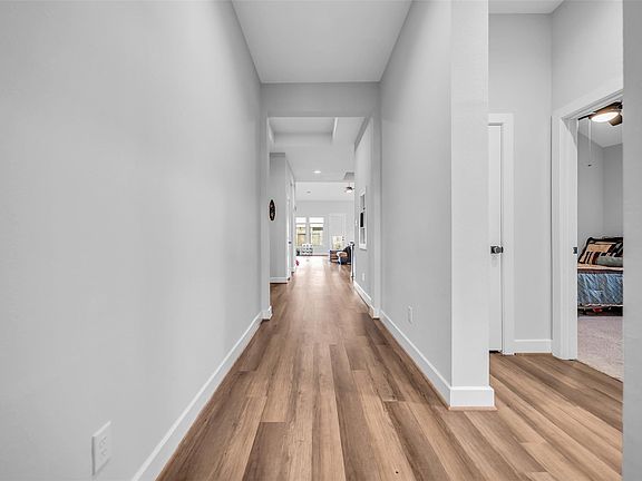 5th image of 2502 Ocean Key Dr