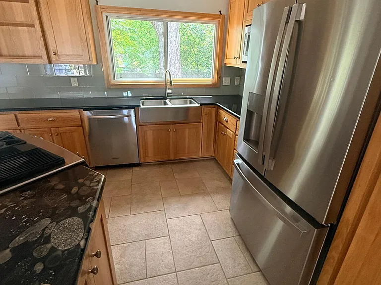 1401 Habersham Dr — Photo 10
