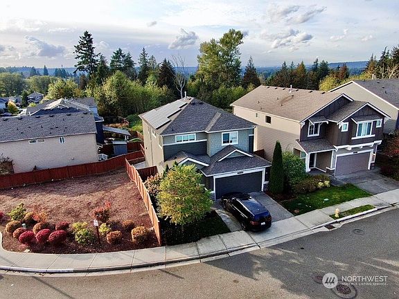 2nd image of 3221 Dunhill Lane