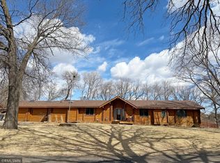 5 Riverside Cir, Monticello, MN 55362