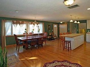 9262 Country Dr, Prior Lake, MN 55372