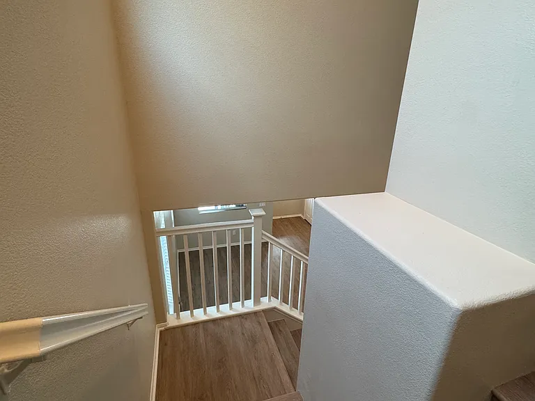 28512 Plymouth Way — Photo 32