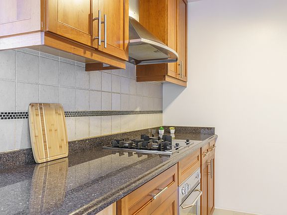 5th image of 216 E 47th St APT 19B