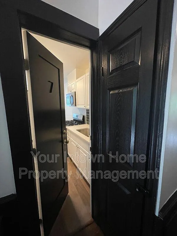 Studio, 1.0 bath, 550 sqft, $1,450 — Photo 4