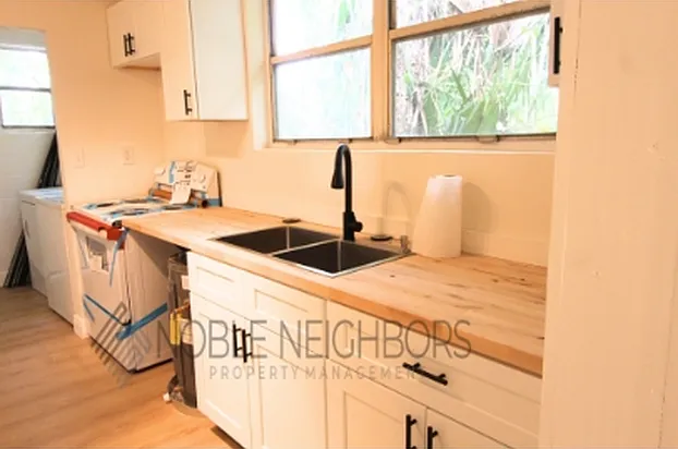 1227 W 3rd St — Photo 3