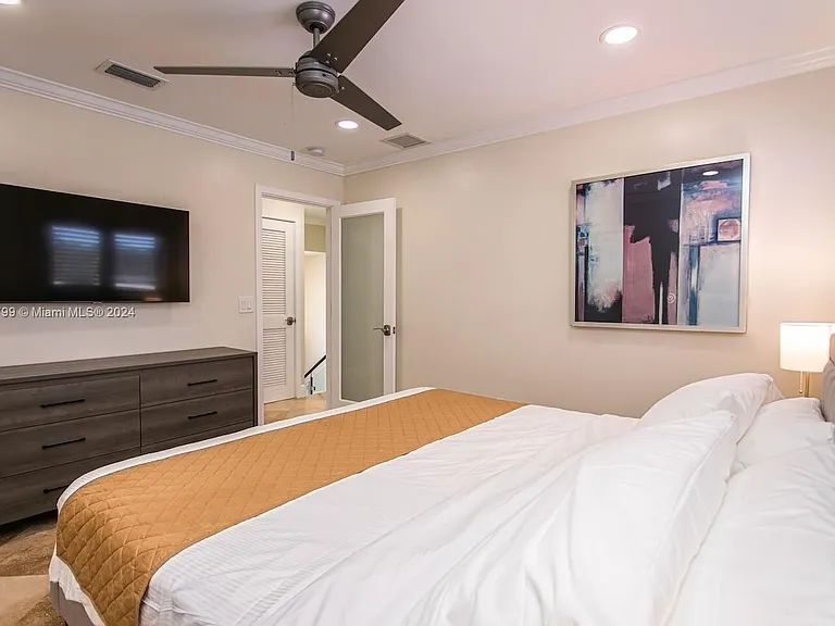 1022 Adams St — Photo 35