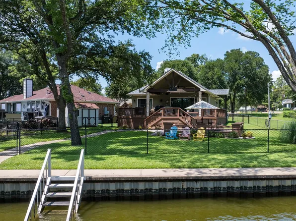 120 Excalibur Cir, Mabank, TX 75156