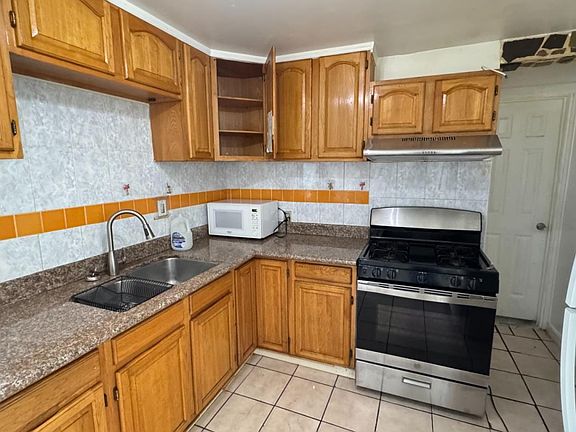 4th image of 89 Farallones St