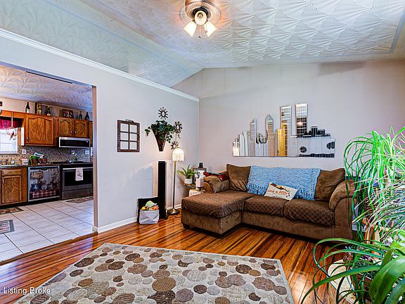 3rd image of 3807 Hillcross Dr