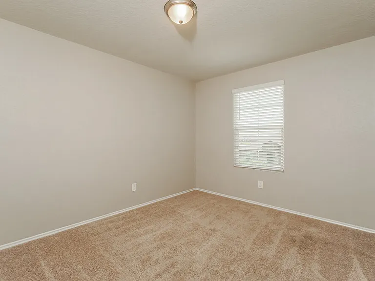 775 Monarch Dr — Photo 13