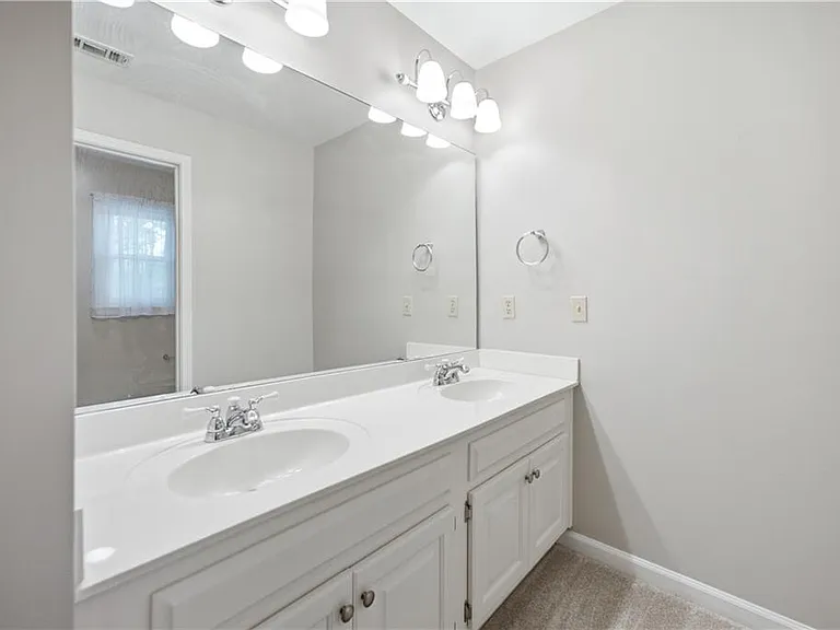 5525 Hampstead Way — Photo 30