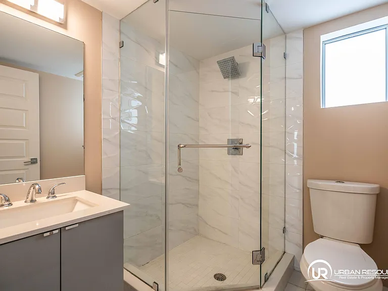 2412 NE 26th St #7 — Photo 12