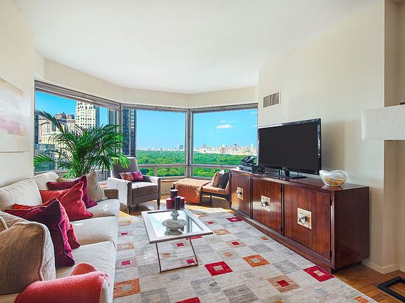 3rd image of 301 W 57th St APT 23B
