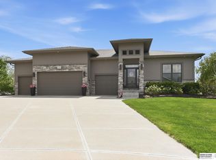 7029 S 185th Cir, Omaha, NE 68136