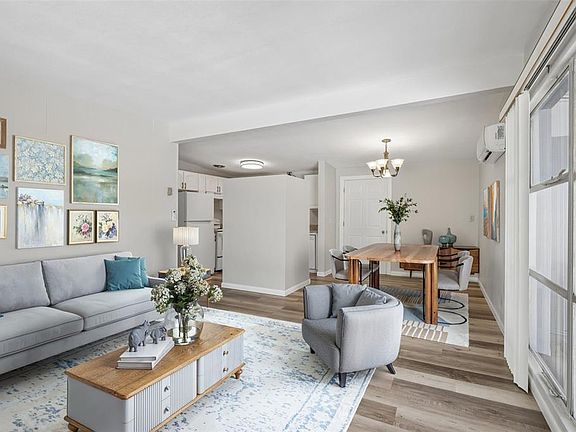 3rd image of 2117 BARCELONA DRIVE
