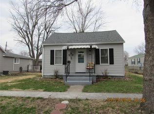 162 Maple St, Carrollton, IL 62016