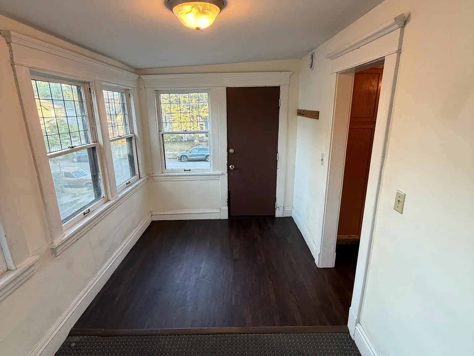4 bed, 1.5 bath, 1350 sqft, $2,600 — Photo 4